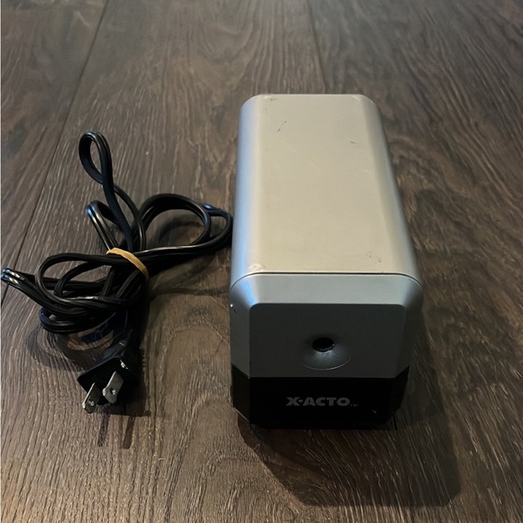 X-Acto Pencil Sharpner, Swingline 3 Hole Puncher, & Scotch Tape Dispenser - Picture 6 of 12